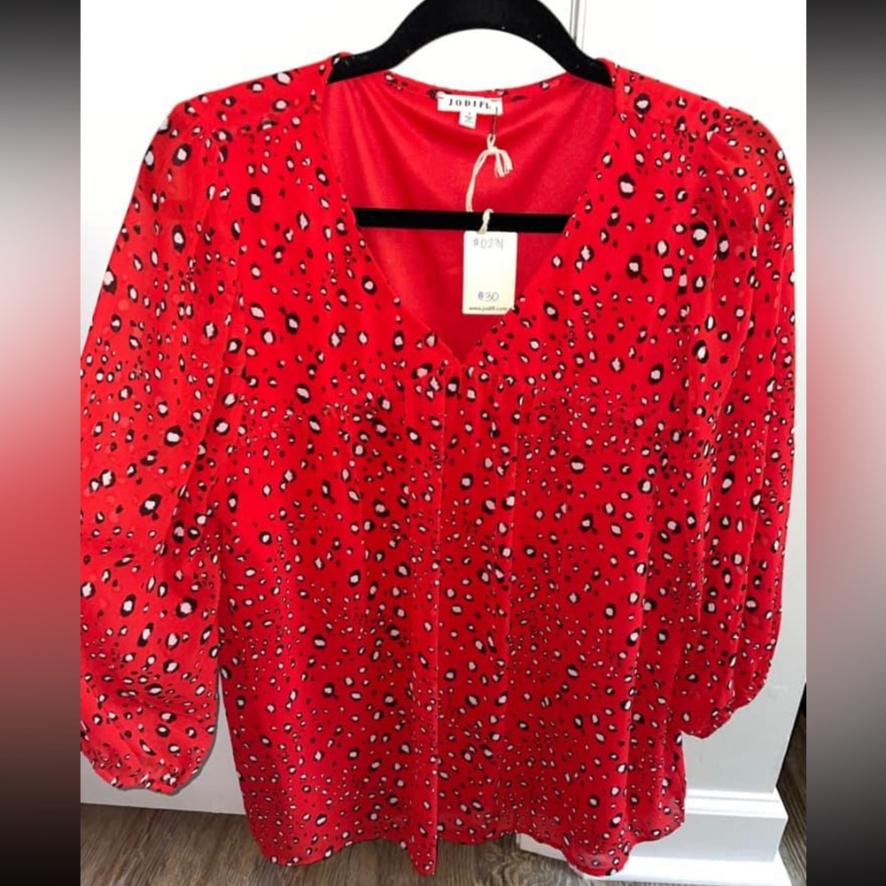 ❤️Jodifl Red/black/White V-Neck Top ❤️ NWT